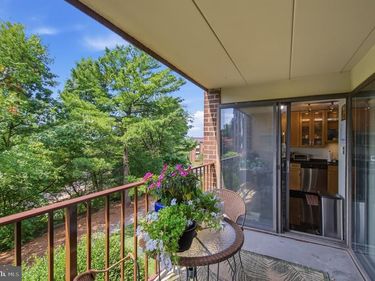 106 ROBERTS LANE, Unit 201, ALEXANDRIA, VA 22314