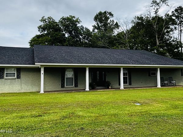 215 Alma Avenue, Walnut Grove, MS 39189