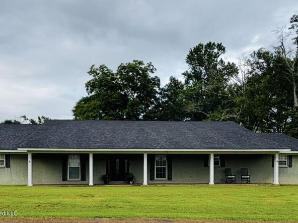 215 Alma Avenue, Walnut Grove, MS 39189