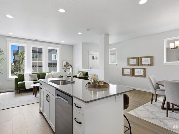 423 N Zimmerman Way, Meridian, ID 83642