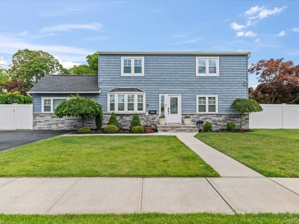 78 Broadway , Bethpage, NY 11714