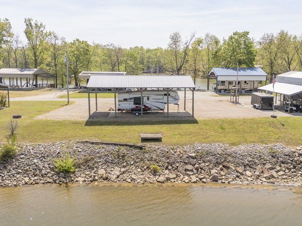 885 River Front Dr , Unit 110, Clifton, TN 38425