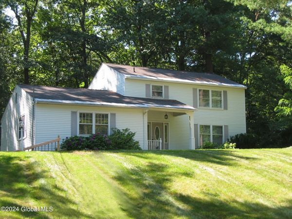 4 Berkshire Drive, Clifton Park, NY 12065