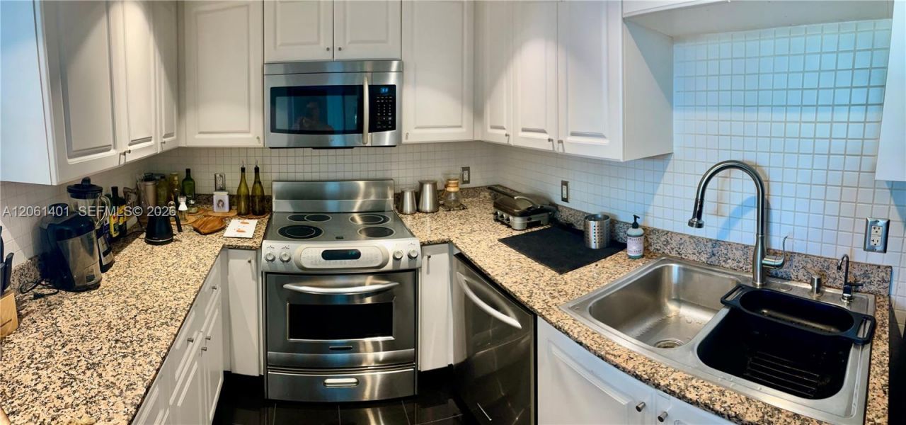 7800 Collins Ave, Unit 309, Miami Beach, FL 33141 Photo