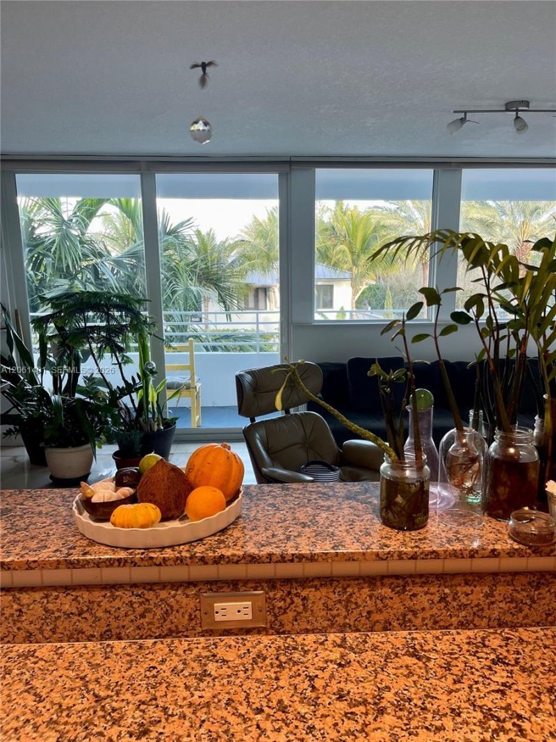 7800 Collins Ave, Unit 309, Miami Beach, FL 33141 Photo