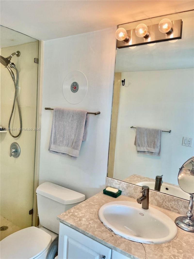 7800 Collins Ave, Unit 309, Miami Beach, FL 33141 Photo