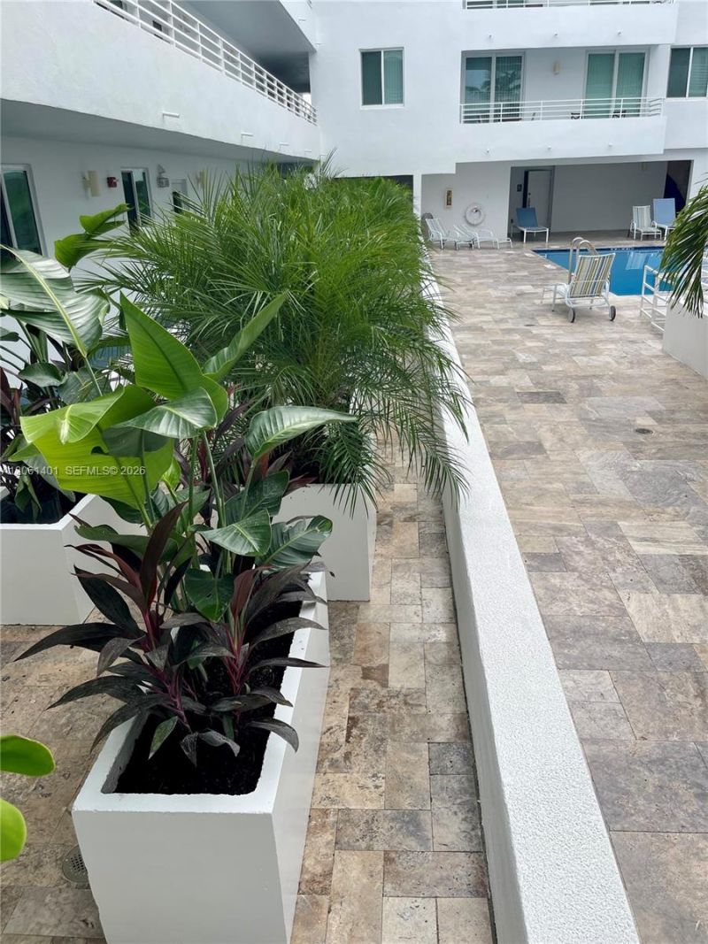 7800 Collins Ave, Unit 309, Miami Beach, FL 33141 Photo