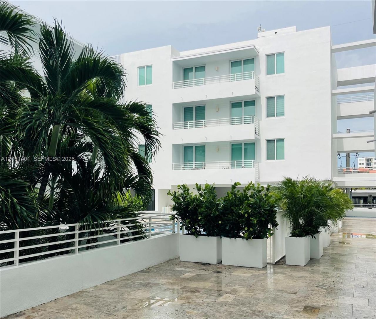 7800 Collins Ave, Unit 309, Miami Beach, FL 33141 Photo