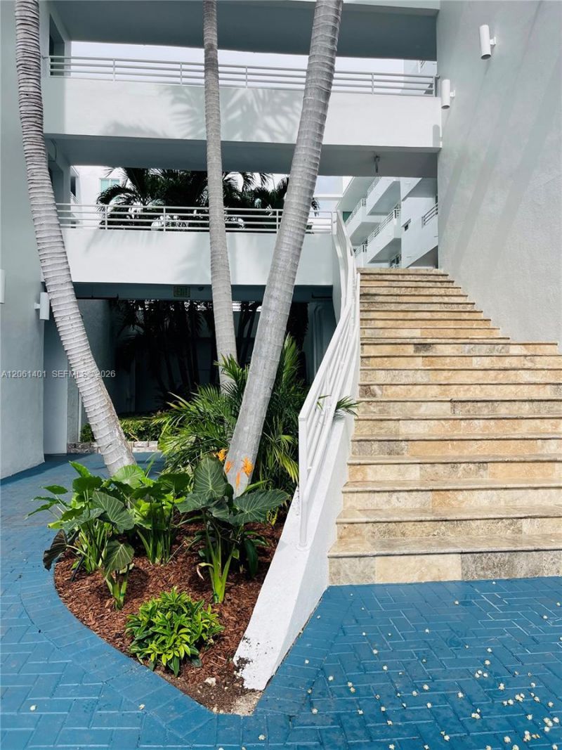 7800 Collins Ave, Unit 309, Miami Beach, FL 33141 Photo