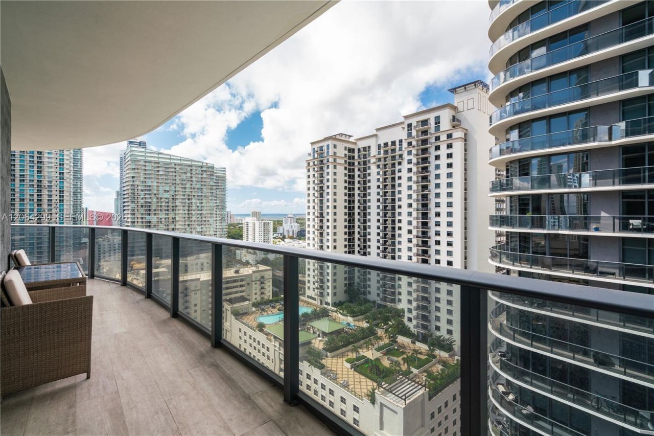 45 SW 9th St , Unit 2306, Miami, FL 33130 Photo
