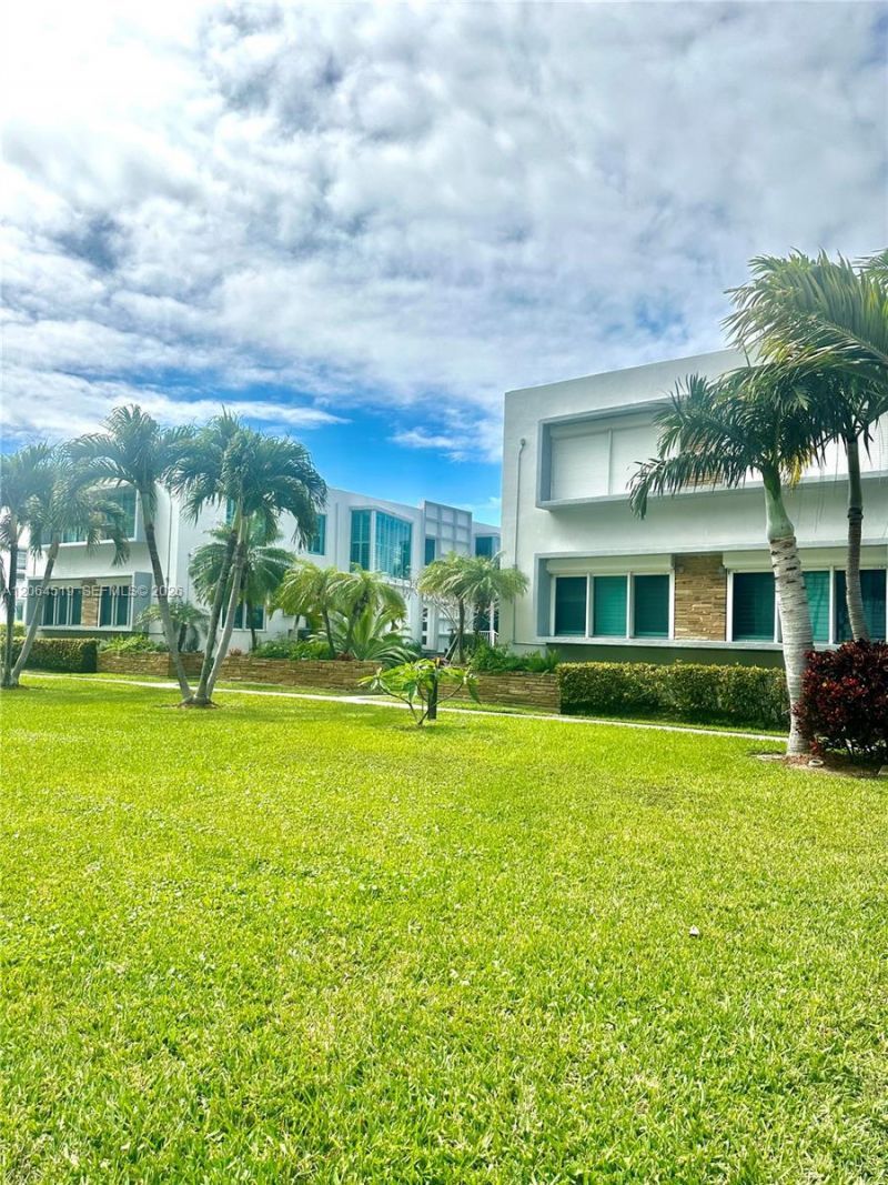 10178 Collins Ave , Unit 205, Bal Harbour, FL 33154 Photo