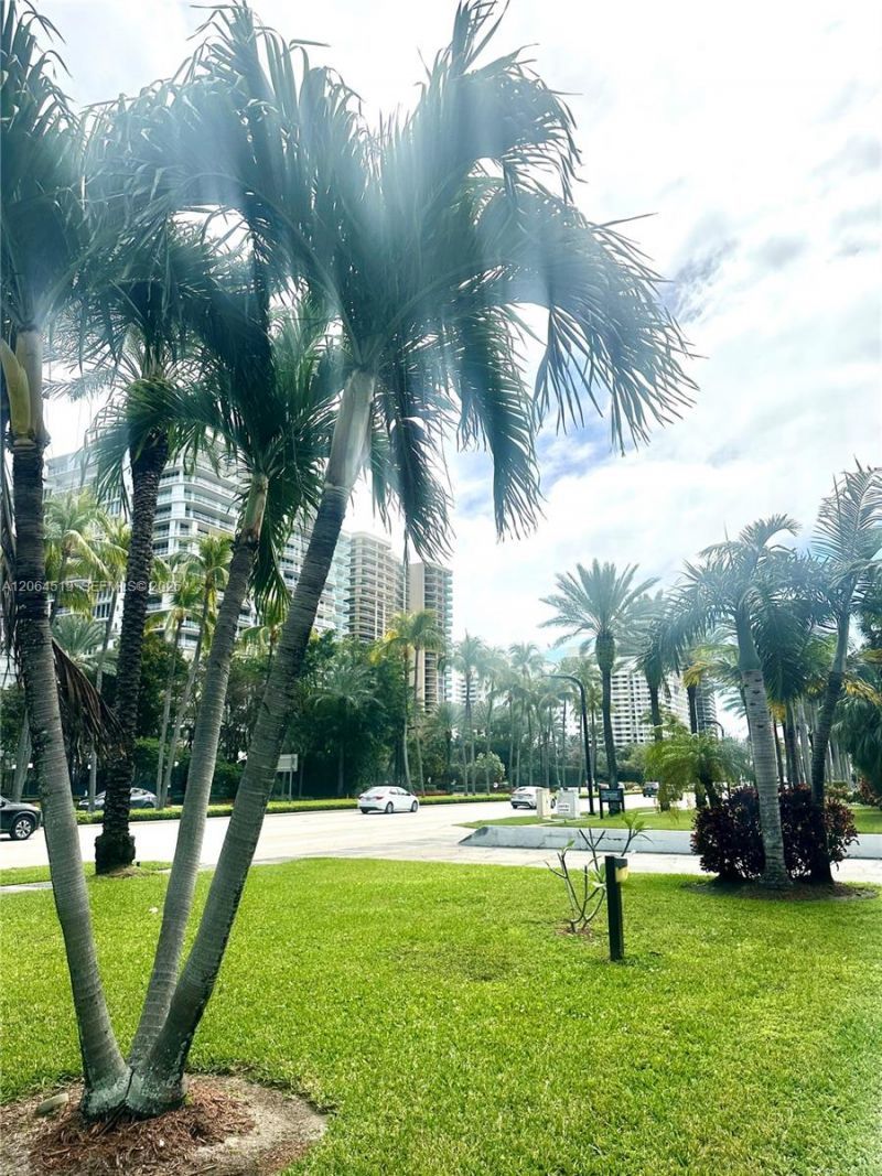 10178 Collins Ave , Unit 205, Bal Harbour, FL 33154 Photo