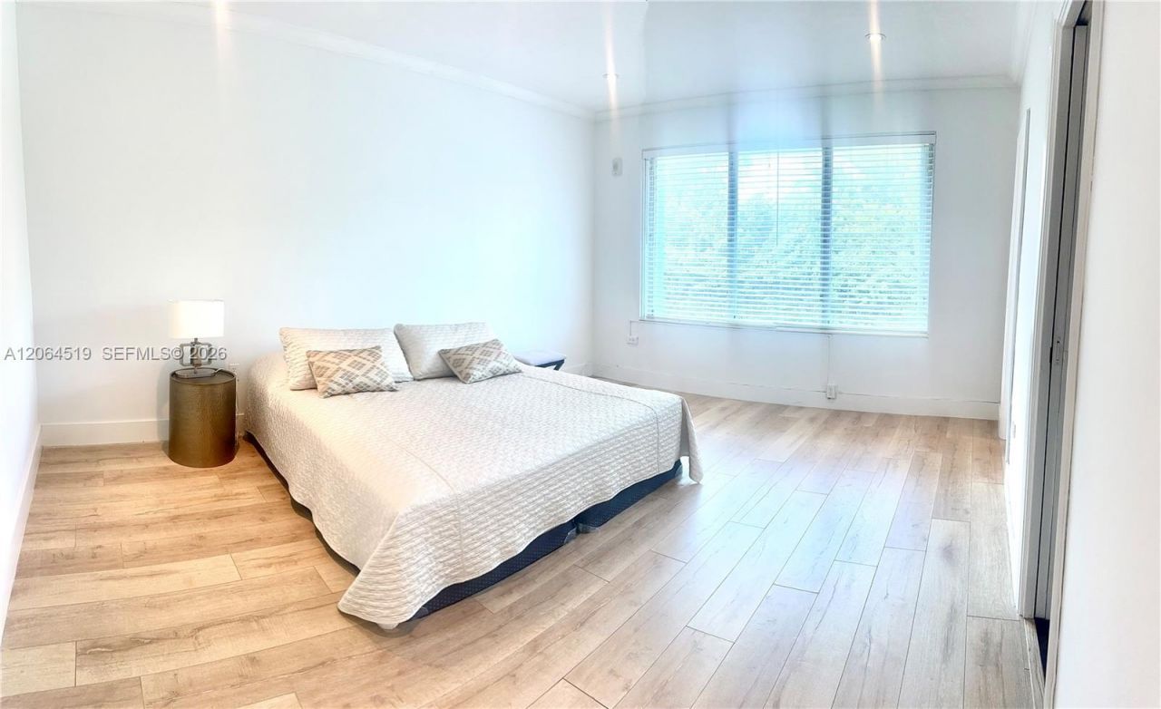 10178 Collins Ave , Unit 205, Bal Harbour, FL 33154 Photo