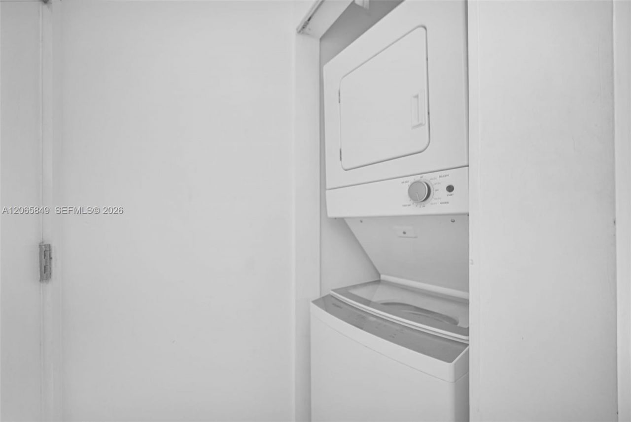 1560 Meridian Ave , Unit 207, Miami Beach, FL 33139 Photo