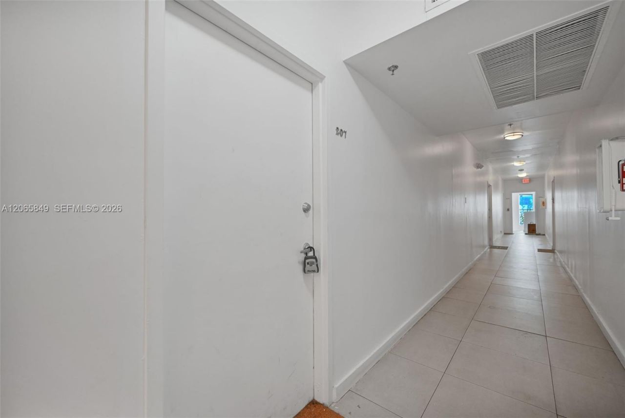 1560 Meridian Ave , Unit 207, Miami Beach, FL 33139 Photo