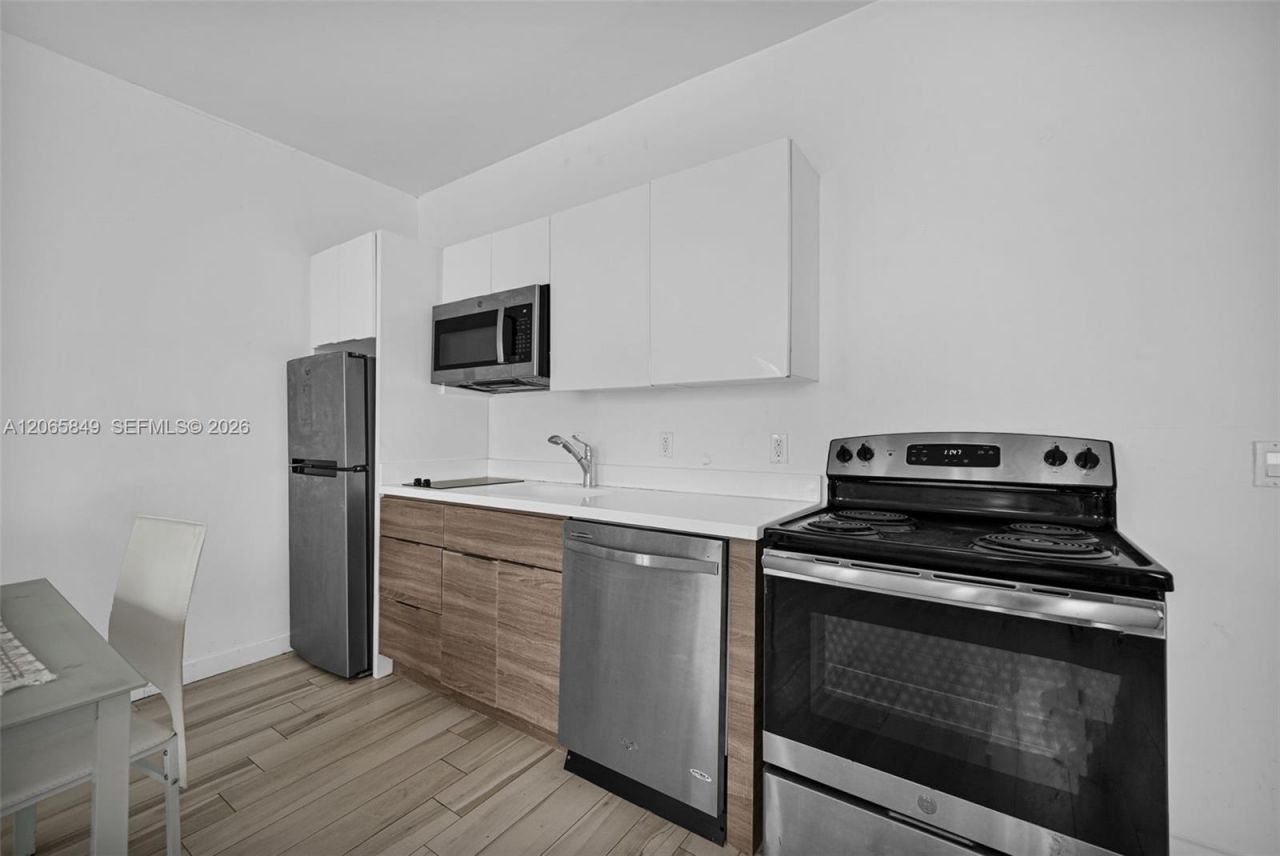 1560 Meridian Ave , Unit 207, Miami Beach, FL 33139 Photo