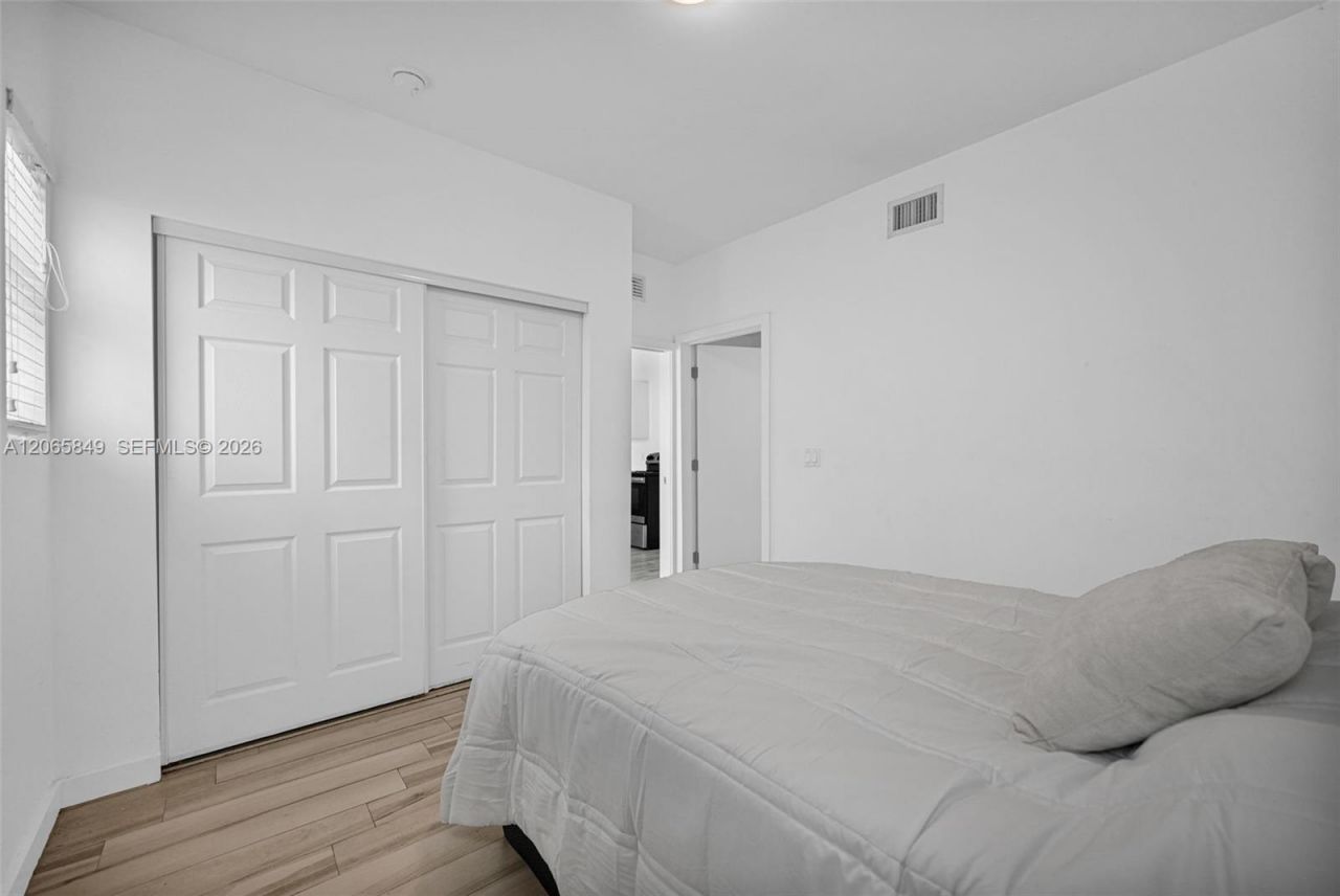 1560 Meridian Ave , Unit 207, Miami Beach, FL 33139 Photo