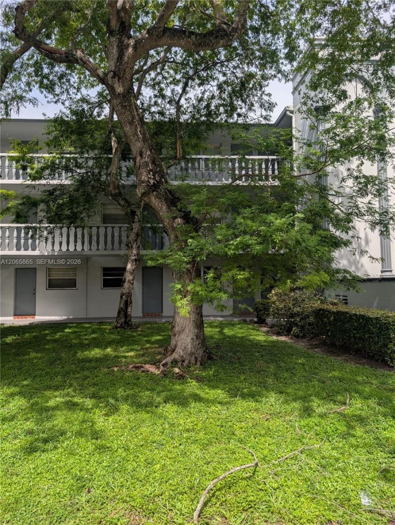 900 Tallwood Ave, Unit 305, Hollywood, FL 33021 Photo