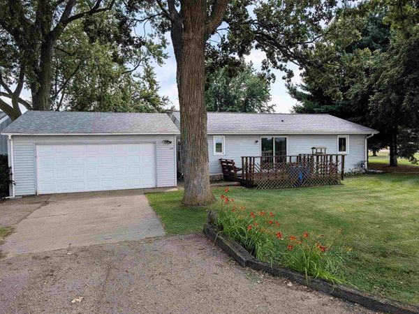 304 E Winnebago Street, Friesland, WI 53595