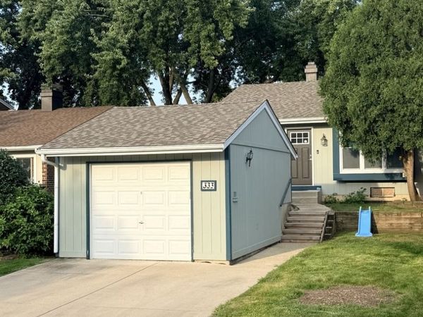 333 Colony Green Drive, Bloomingdale, IL 60108