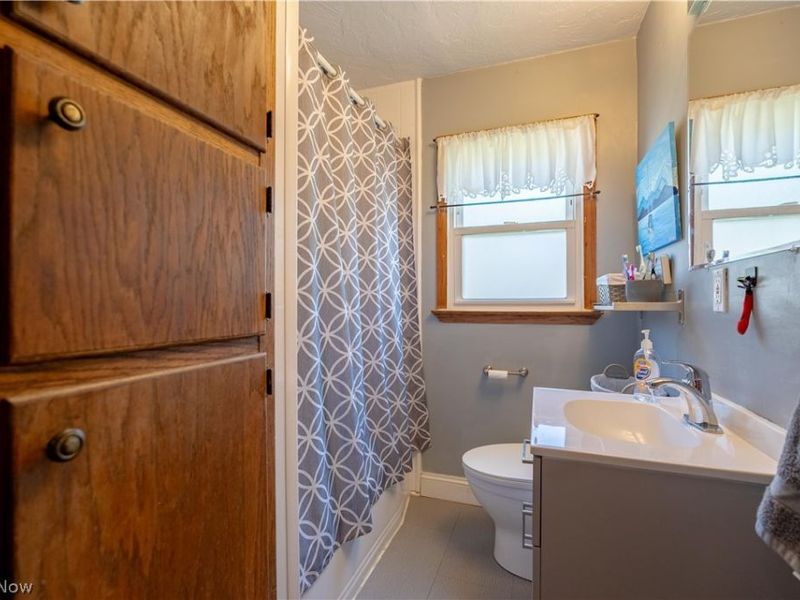 125 Clinton Avenue, Akron, OH 44301 Photo 13