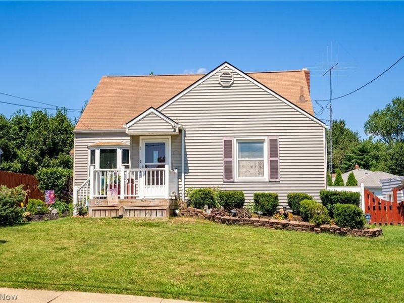 125 Clinton Avenue, Akron, OH 44301 Photo 2