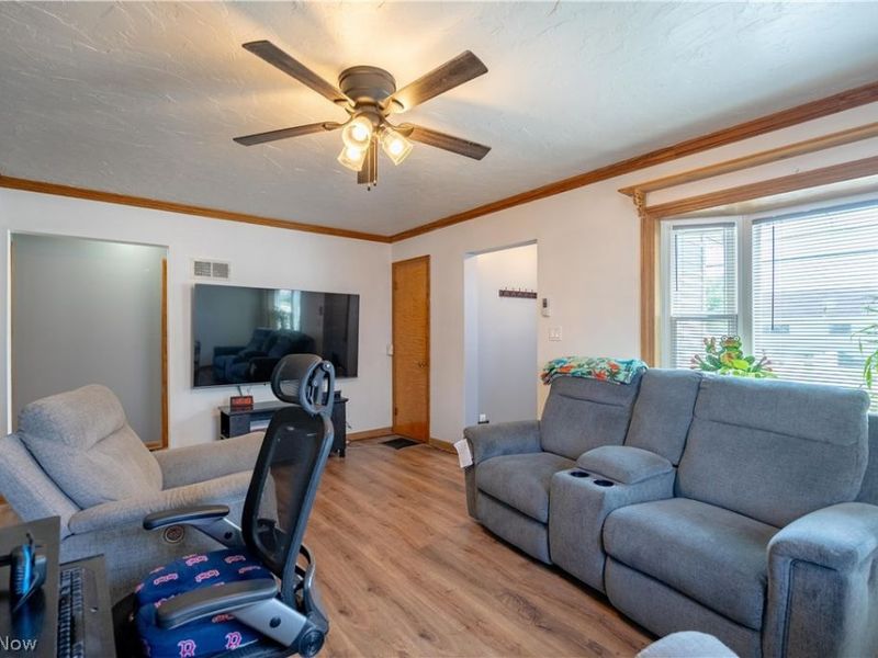 125 Clinton Avenue, Akron, OH 44301 Photo 4