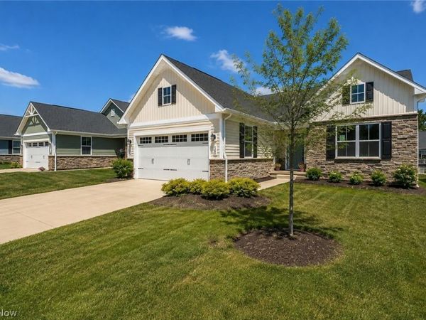129 Eagle Circle , Amherst, OH 44001