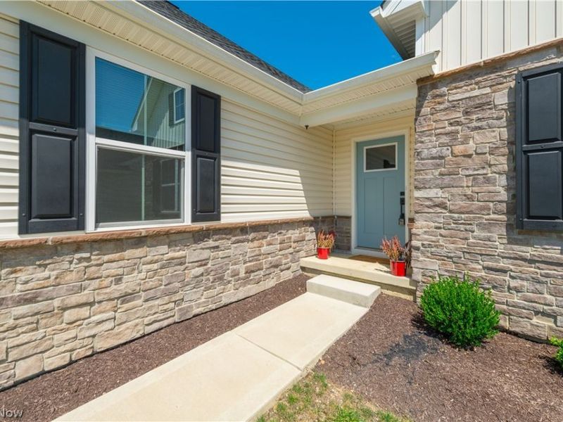 129 Eagle Circle, Amherst, OH 44001 Photo 3