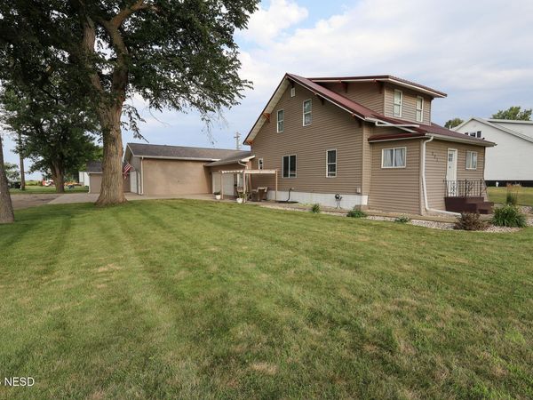 201 SOUTH PINE STREET, Henry, SD 57243