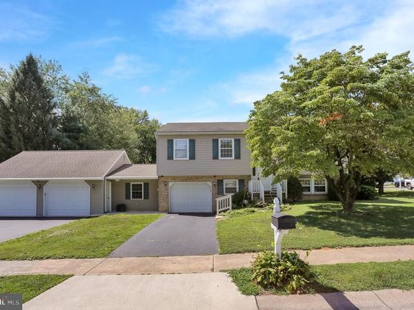 320 N WALNUT STREET, WERNERSVILLE, PA 19565
