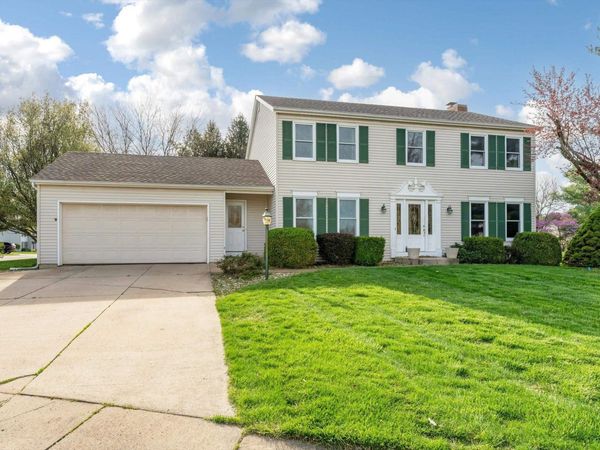 51595 Harvester Drive, Granger, IN 46530