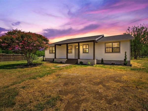 747 Chamberlin RD, Dale, TX 78616