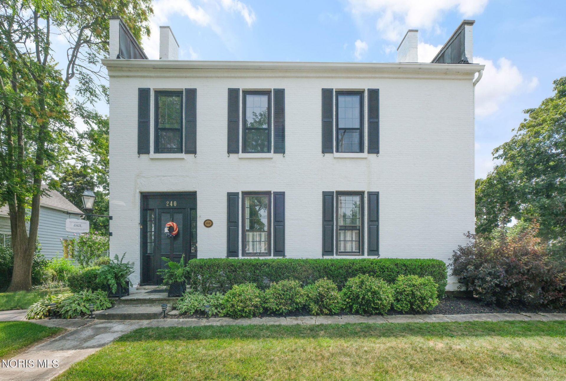 240 W Indiana Avenue, Perrysburg, OH 43551 Main Photo