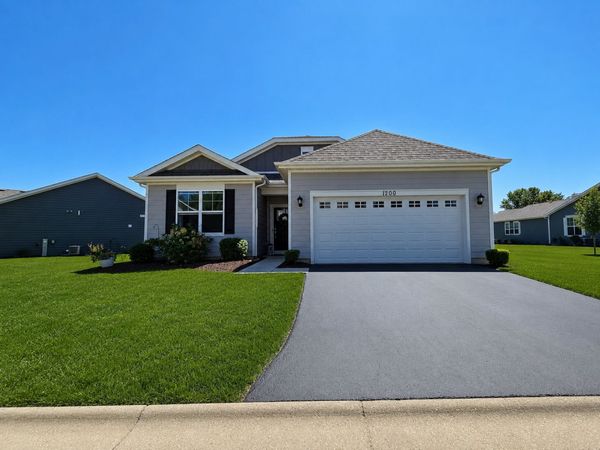 1200 Redtail Circle , Woodstock, IL 60098