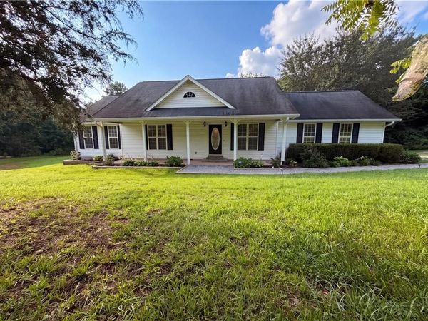 98 Eb Road , Cleveland, GA 30528