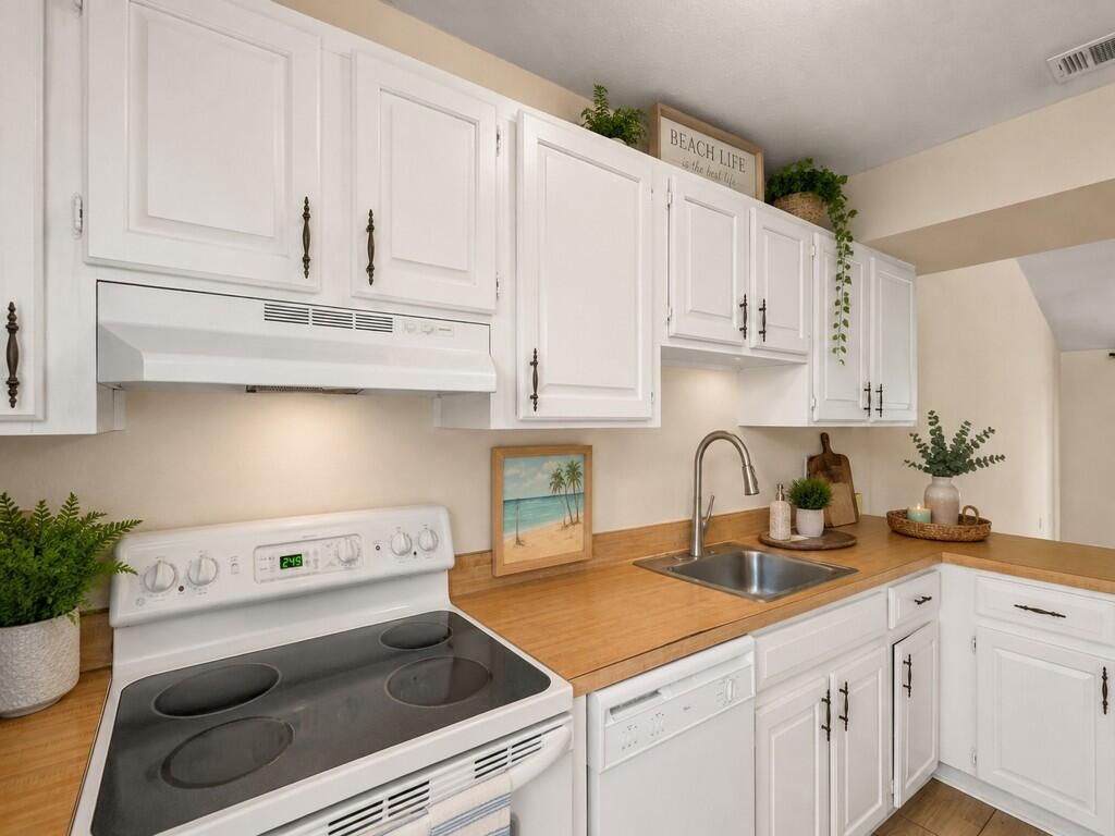 1494 SE Colchester Circle, Port Saint Lucie, FL 34952 Photo