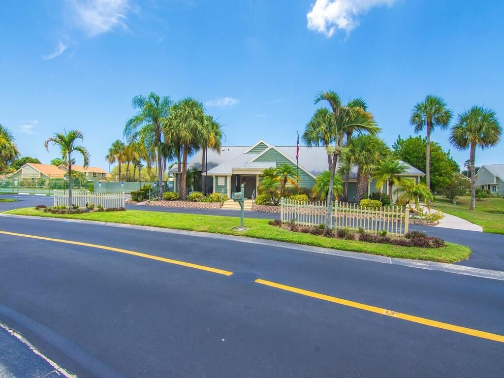 1494 SE Colchester Circle, Port Saint Lucie, FL 34952 Photo