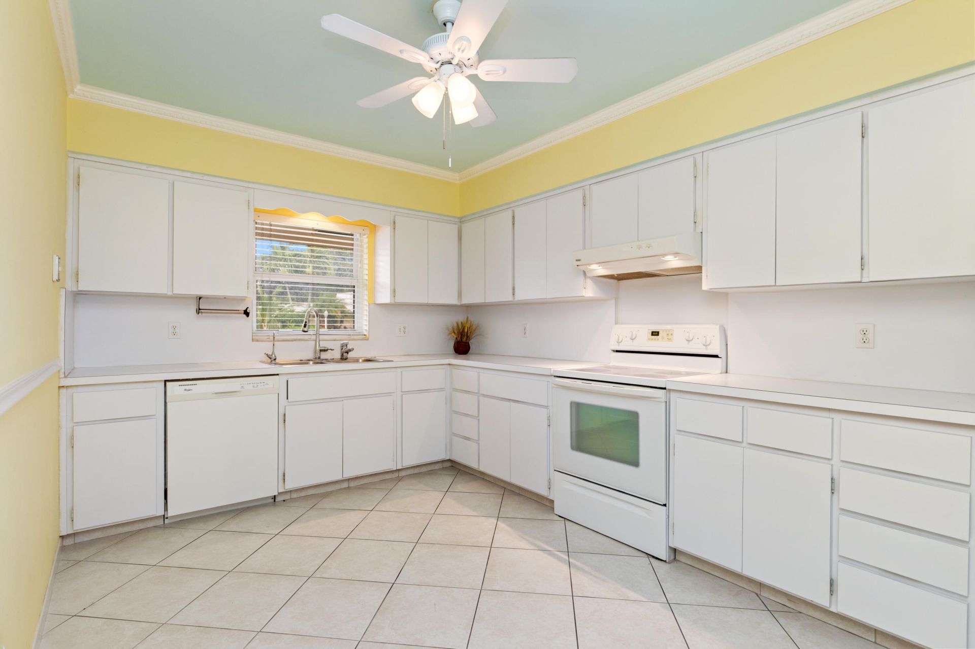 6207 Jacaranda Circle, Tamarac, FL 33319 Photo