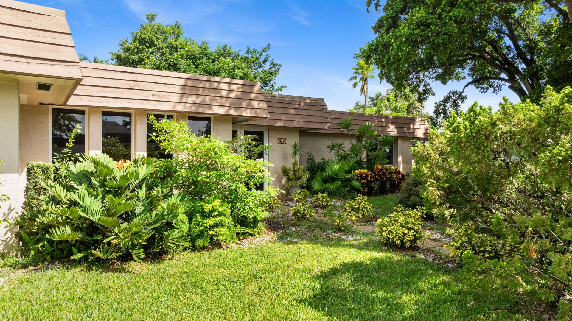 6207 Jacaranda Circle, Tamarac, FL 33319 Photo