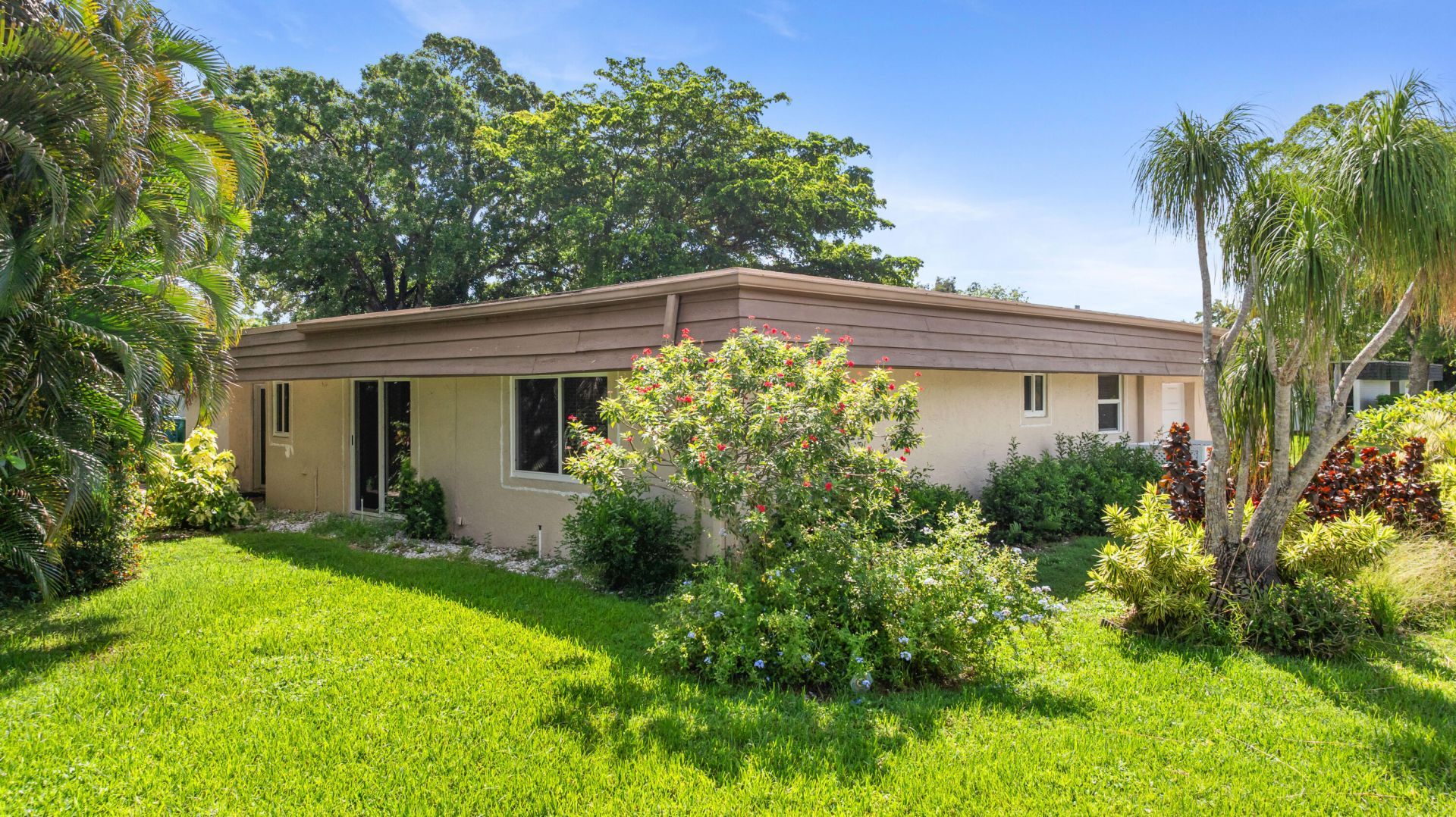 6207 Jacaranda Circle, Tamarac, FL 33319 Photo