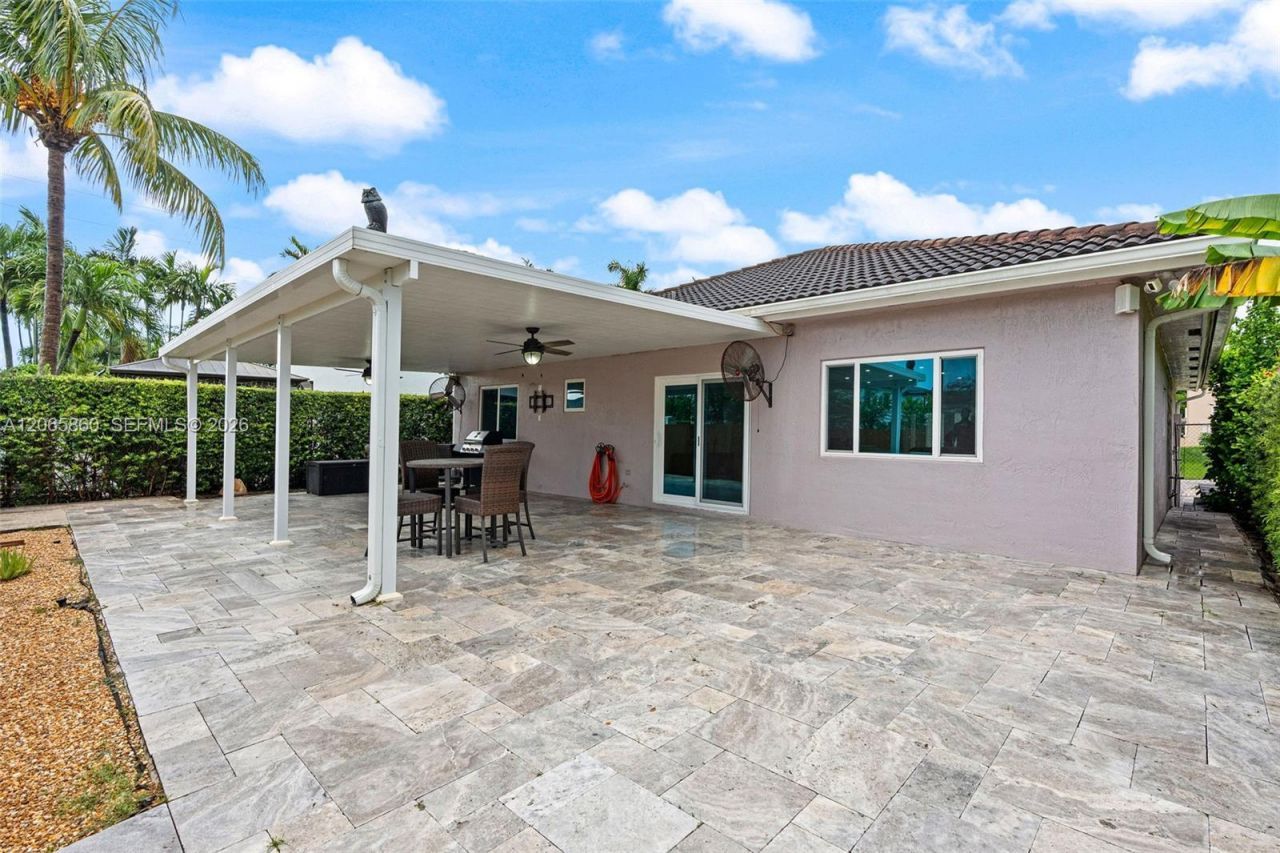 15717 SW 138th Ter, Miami, FL 33196 Photo