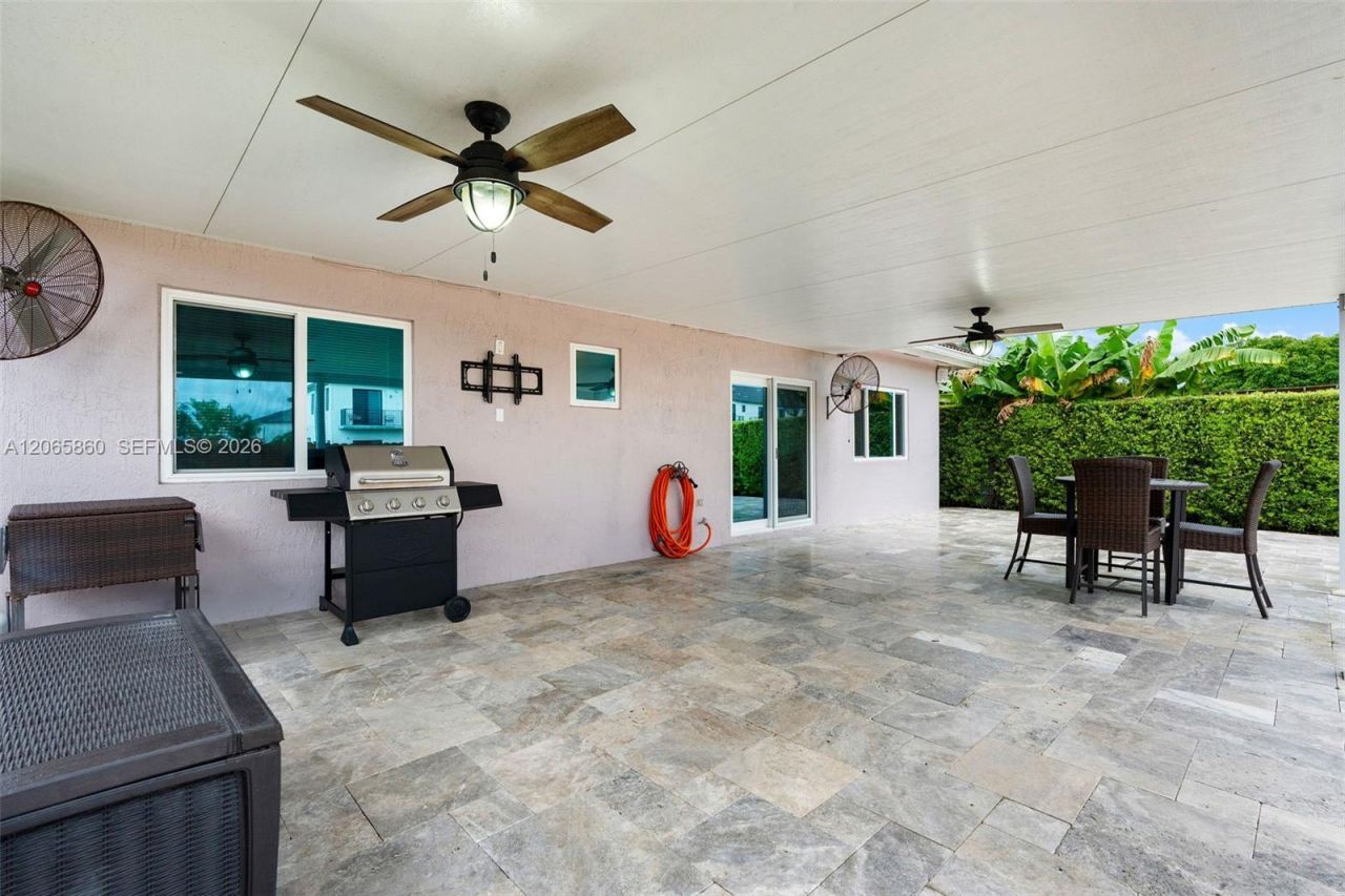 15717 SW 138th Ter, Miami, FL 33196 Photo