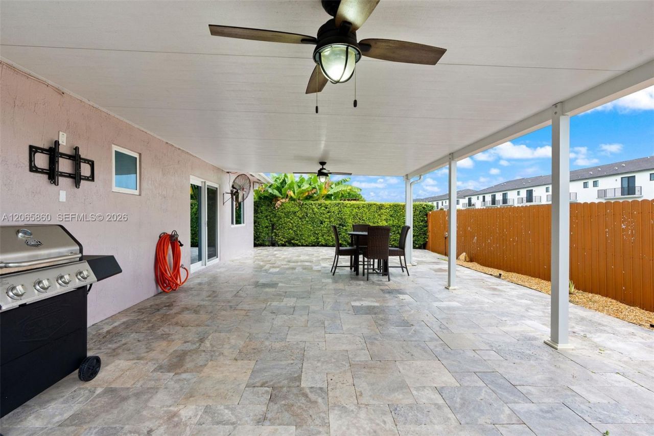 15717 SW 138th Ter, Miami, FL 33196 Photo