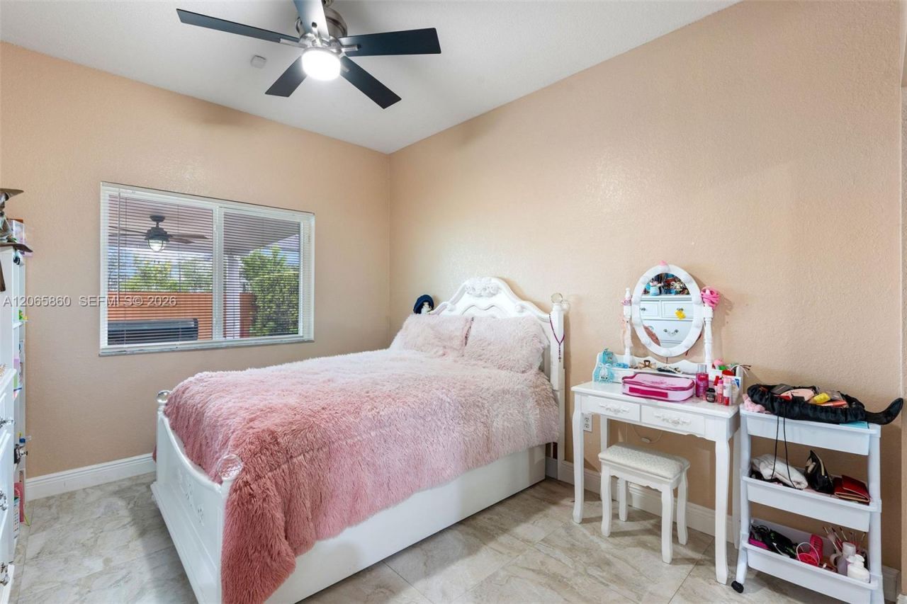 15717 SW 138th Ter, Miami, FL 33196 Photo