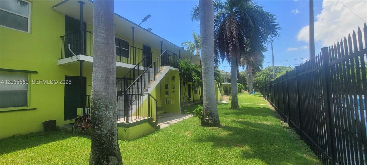 6760 NE Ne 2nd Ave, Unit 1, Miami, FL 33138 Photo
