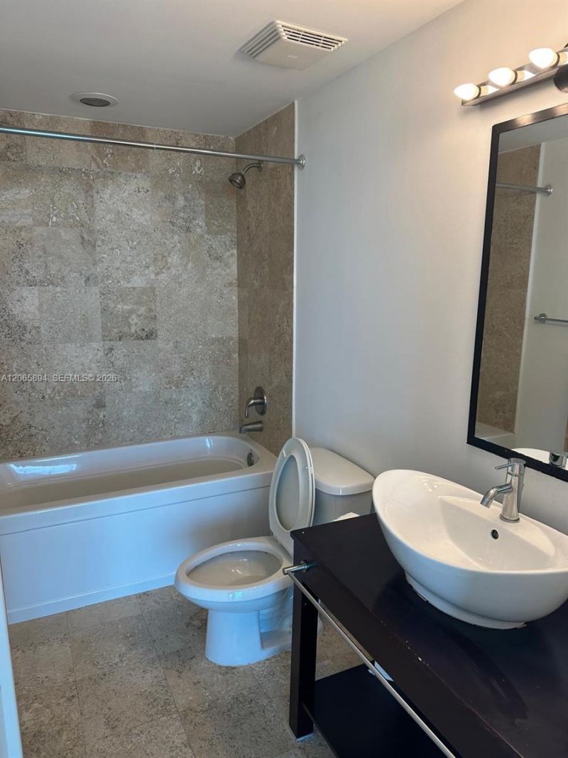 350 S Miami Ave , Unit 2913, Miami, FL 33130 Photo