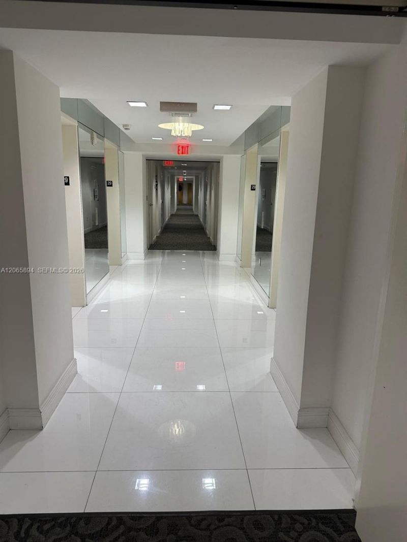 350 S Miami Ave , Unit 2913, Miami, FL 33130 Photo