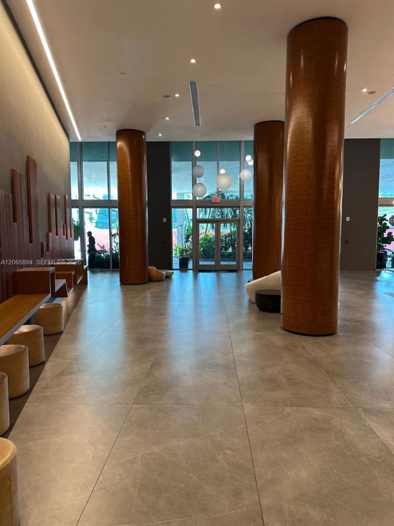 350 S Miami Ave , Unit 2913, Miami, FL 33130 Photo