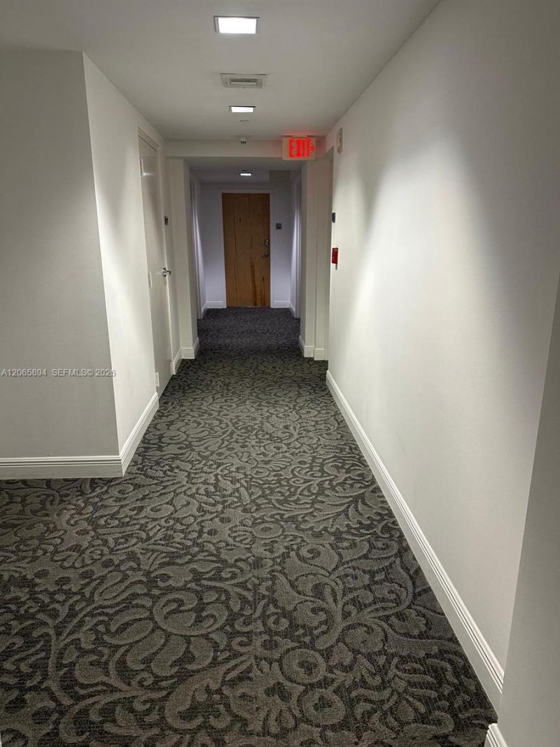 350 S Miami Ave , Unit 2913, Miami, FL 33130 Photo